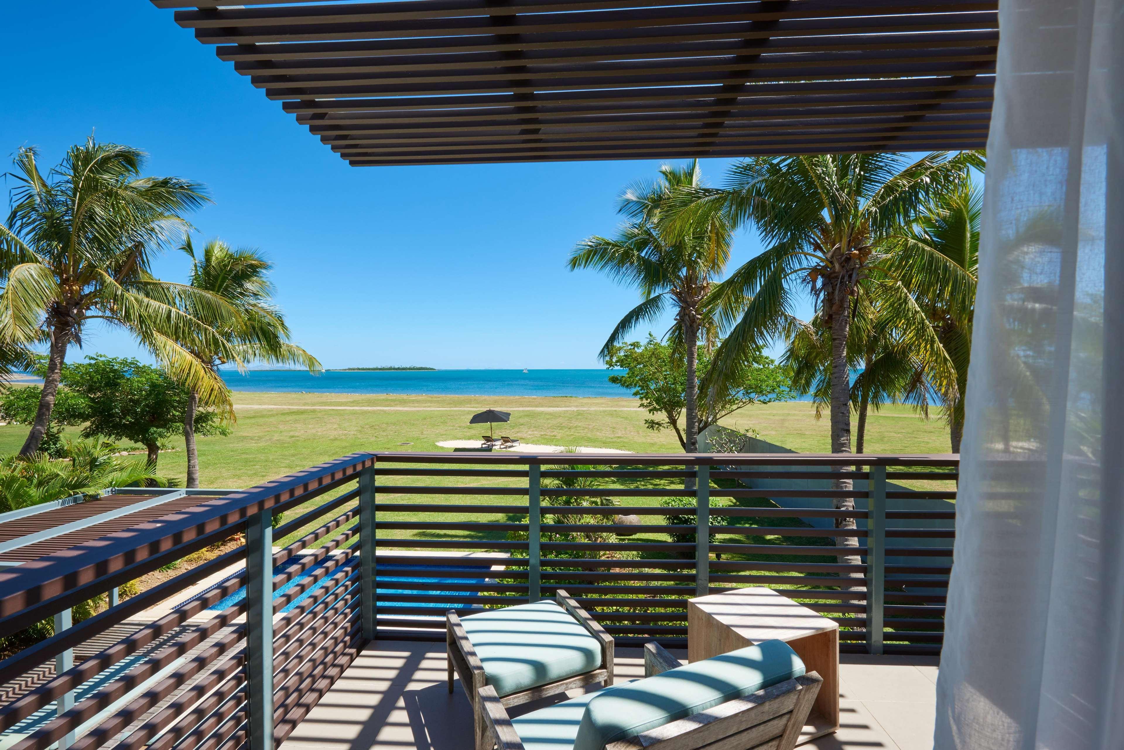 Hilton Fiji Beach Resort And Spa Denarau Island Exteriér fotografie View from a guest room at the Sheraton Resort Fiji